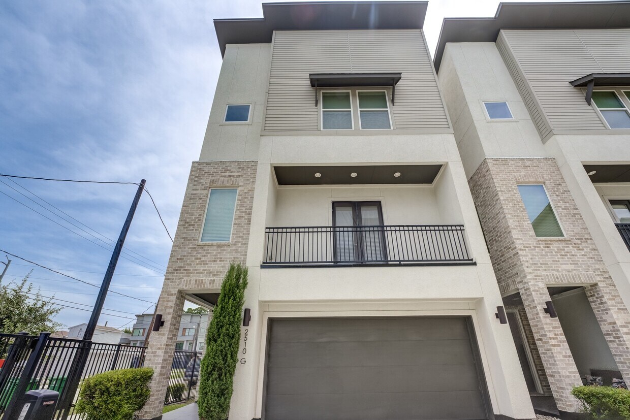 Foto principal - 2510 Tuam St