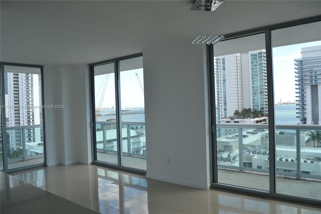 Foto del edificio - 333 NE 24th St