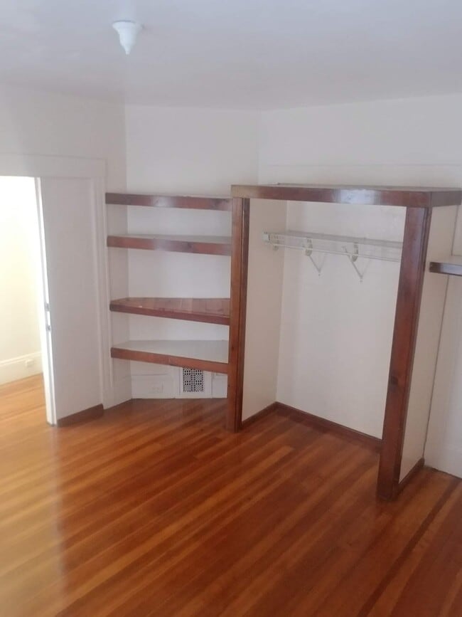 Building Photo - 16 Vermont Ave