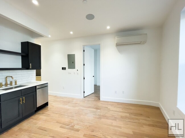 Foto del edificio - Spacious 3-Bed 1.5 Bath / New Boutique Dev...