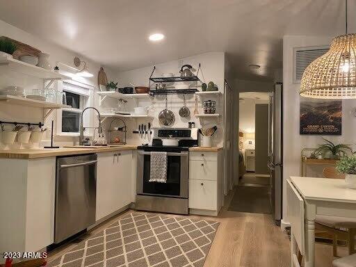 Foto del edificio - 2656 N 56th St