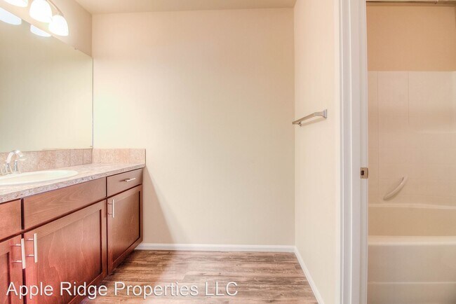 Building Photo - 2410 Woolsey Ln