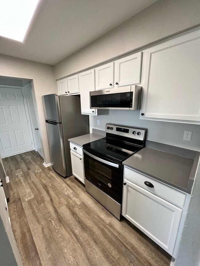 Building Photo - Avana Fieldstone