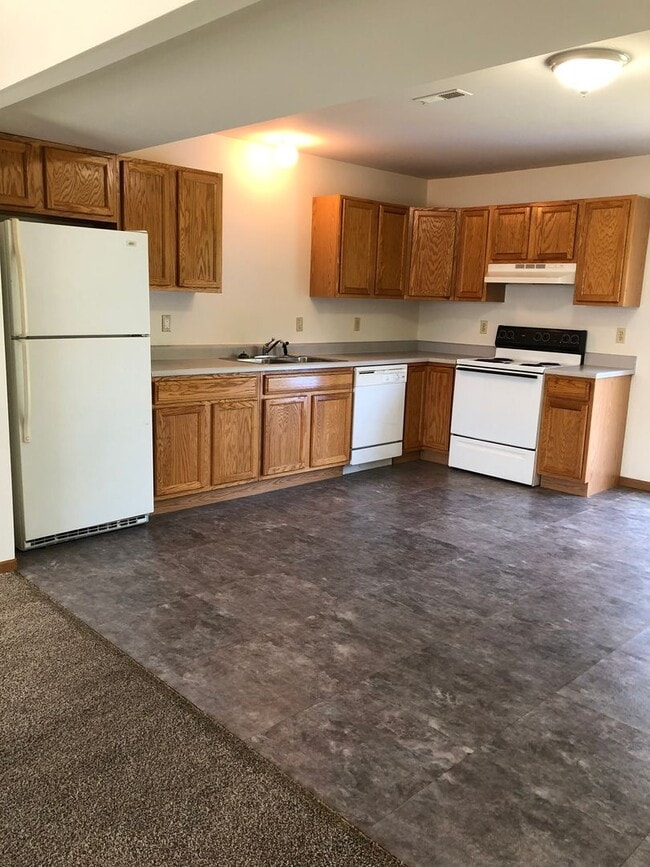 Building Photo - 415 Briden