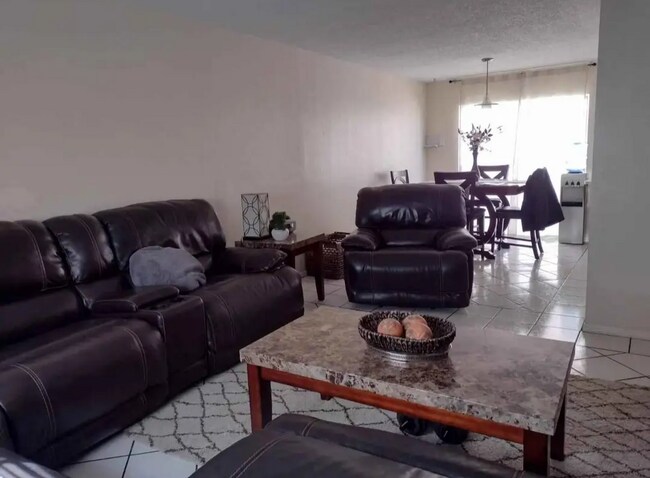 Foto del edificio - 2001 Amy Sue Dr