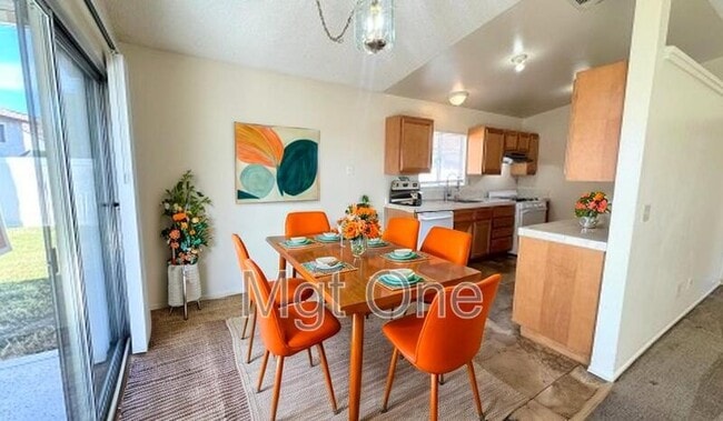 Building Photo - 23389 Dome St