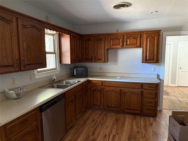 Foto del edificio - 1321 Lakewood Dr