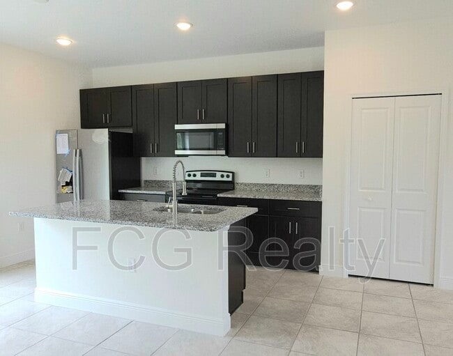 Building Photo - 464 Marion Oaks Dr
