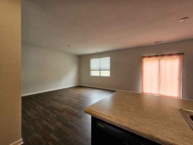 Foto del edificio - 2244 Carefree Ln