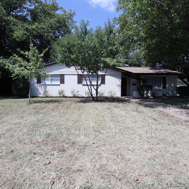 Building Photo - 3629 Venice Dr