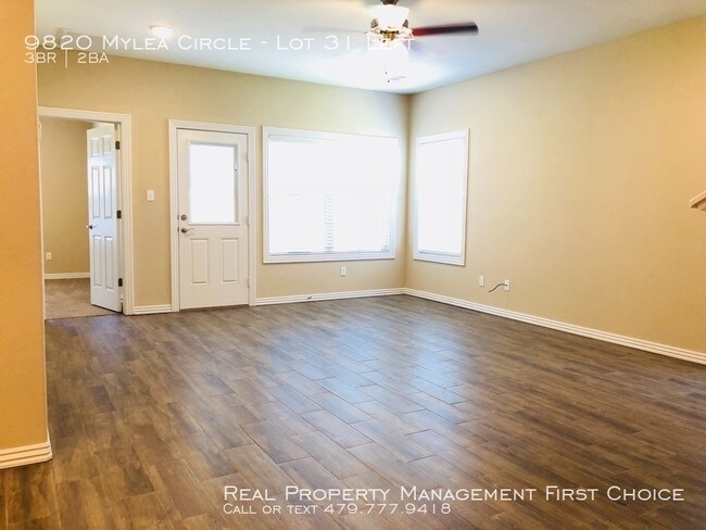 Building Photo - 9820 Mylea Cir