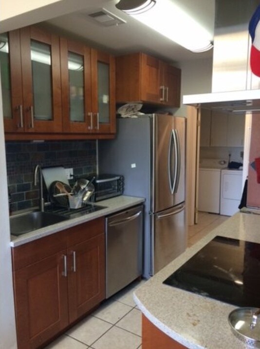 Foto del edificio - PRE LEASE: Large Updated 2 Bed 1.5 Bath Condo Close To Campus!