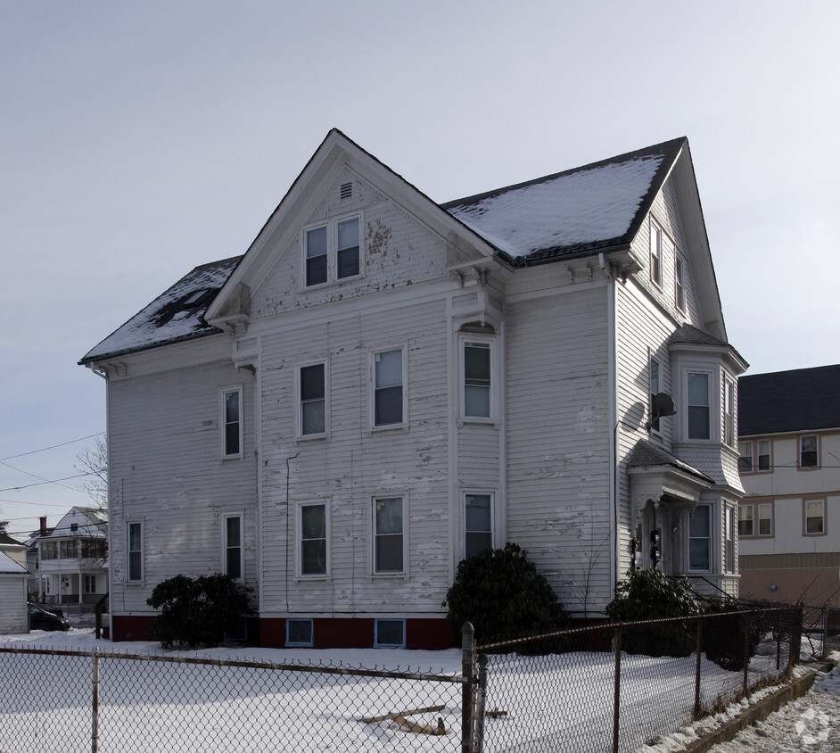 Building Photo - 1178-1180 Elmwood Ave
