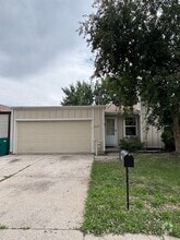 Building Photo - 825 San Antonio Pl