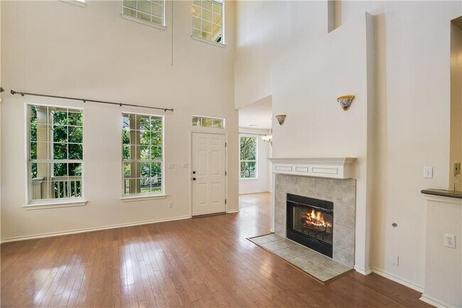 Building Photo - 2733 Kinney Oaks Ct