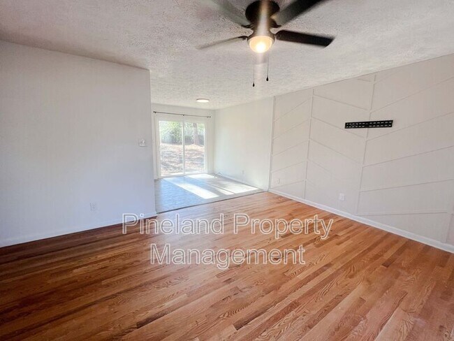 Building Photo - 7112 Ryan St