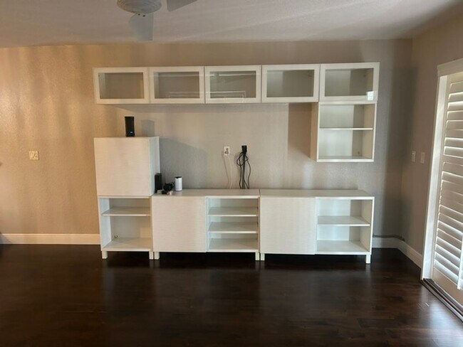 Foto del edificio - Luxury living with an Intracoastal view and direct access to dock, marina and lift