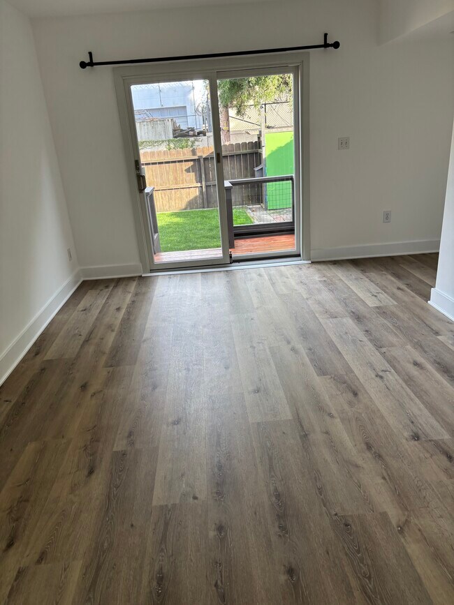 Living room - 713 Amoroso Pl