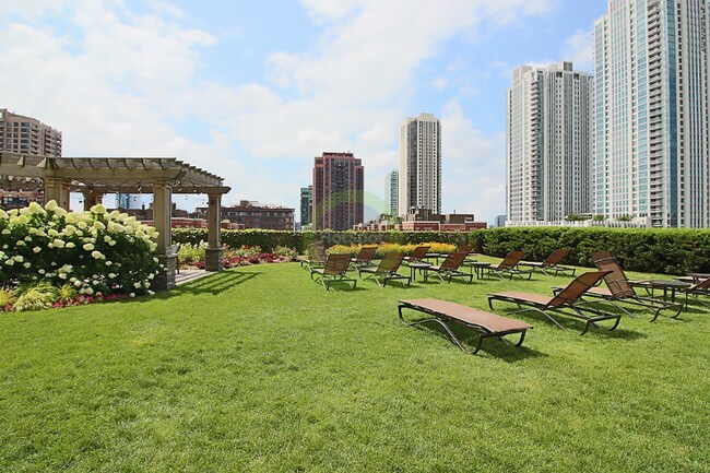 Foto del edificio - 512 W Fulton St