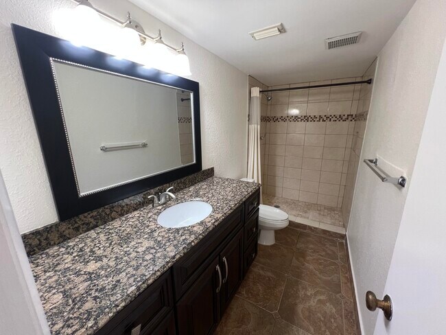 Building Photo - 3216 Spanish Wells Dr