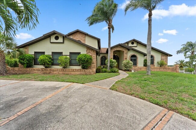 Foto del edificio - RENT THIS EXTRAORDINARY WATERFRONT HOME
