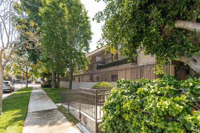 Exterior - 1125 Pico Blvd
