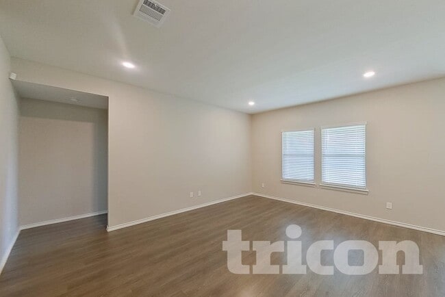 Building Photo - 848 Glover Dr