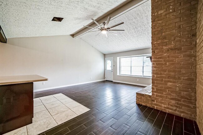 Foto del edificio - 16614 Townes Rd