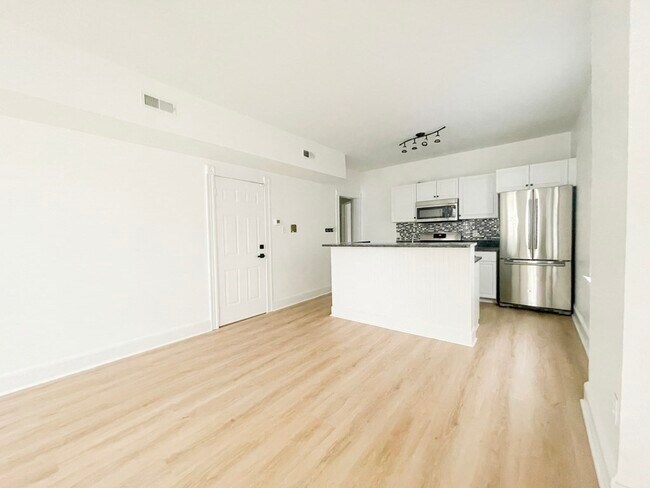 Foto del edificio - 470 E 7th St