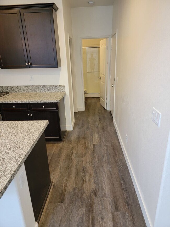 Foto del edificio - Georgous 4-bedroom, 3-bath detached condo ...
