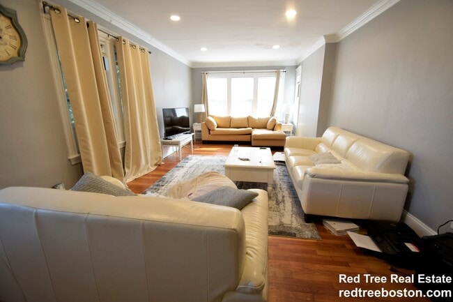 Foto del edificio - 235 Chestnut Hill Ave