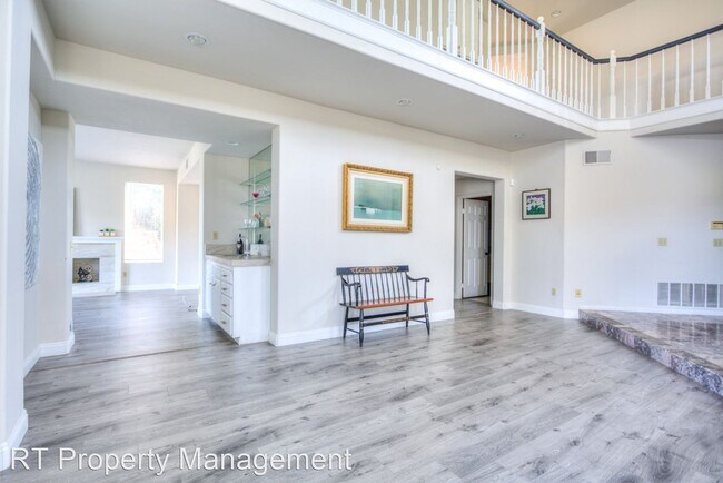 Building Photo - 4 br, 3.5 bath House - 2060 Ashington Dr