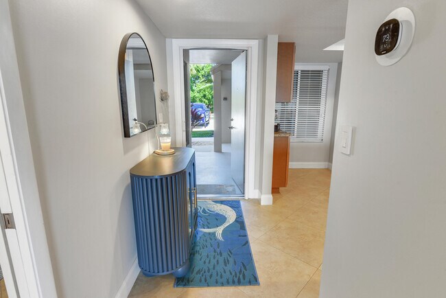 Foto del edificio - 4440 NE Sandpebble Trce