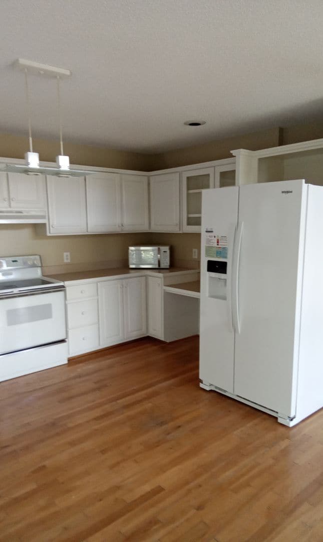 Building Photo - Emerald Isle Gated Community