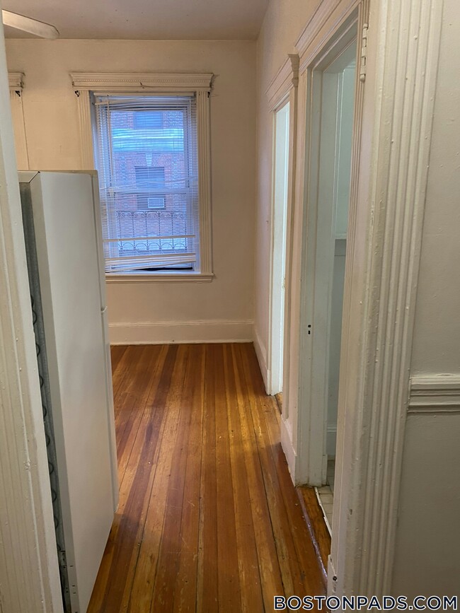 Building Photo - 64 Hemenway St