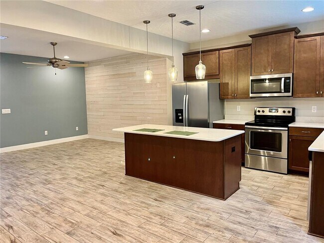 Foto del edificio - 5019 Sunnyside Ln