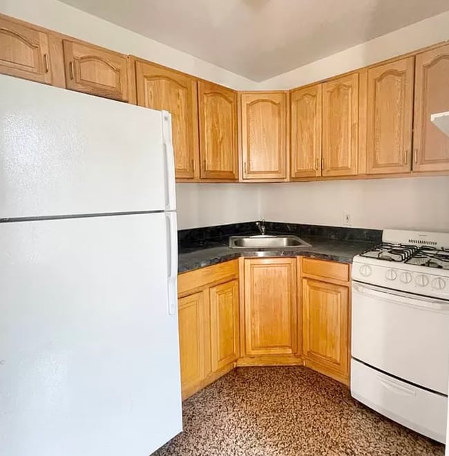 Building Photo - 67 Barbey St