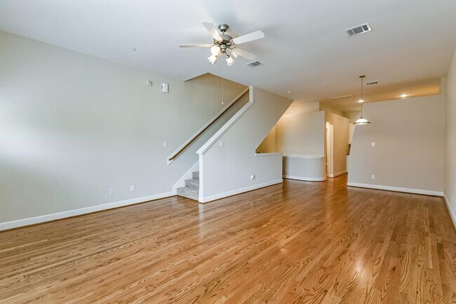 Foto del edificio - 11315 S Main St