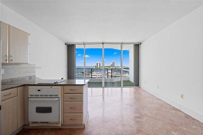 Foto del edificio - 555 NE 15th St