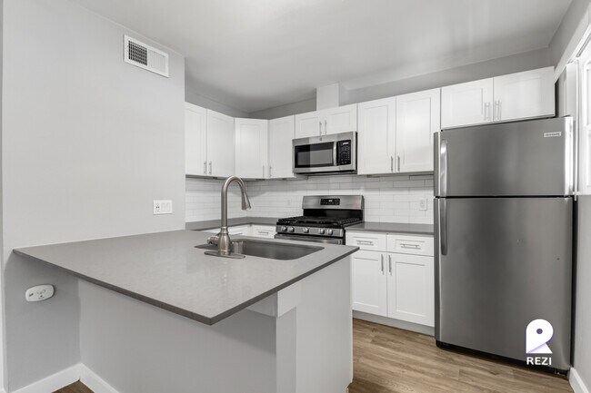 Building Photo - 803-809 Tirado St