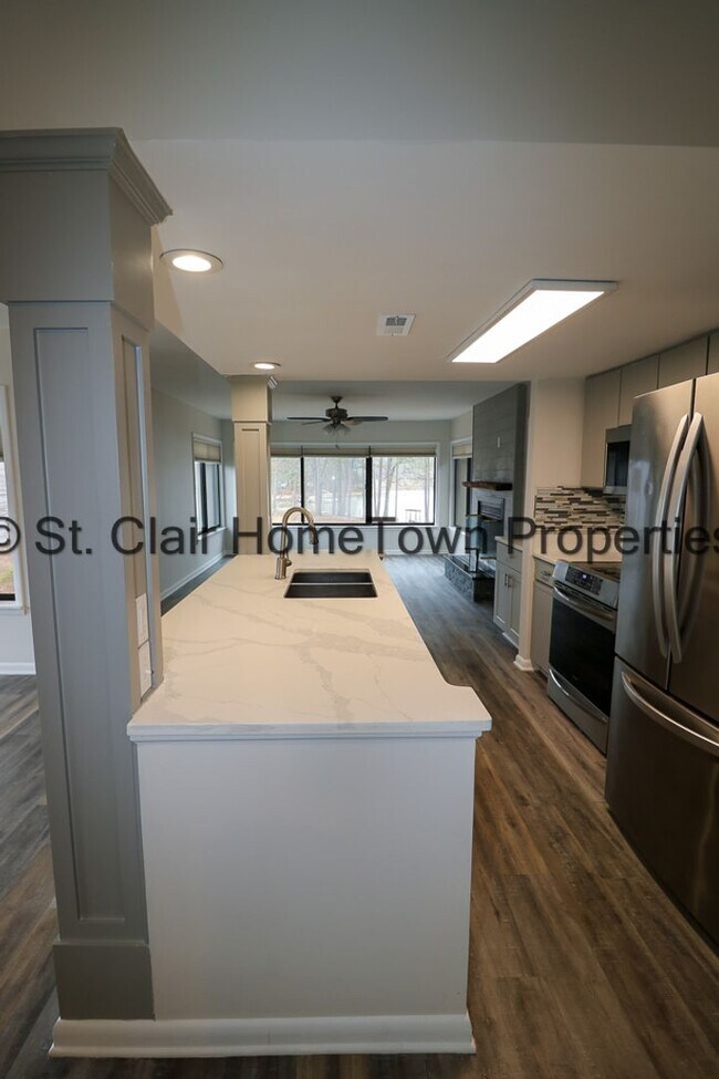 Foto del edificio - Upstairs Unit on Logan Martin Lake