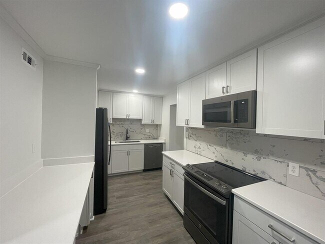 Foto del edificio - 4967 Kimball Ave