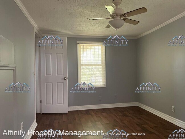 Foto del edificio - 1 br, 1 bath House - 932 Summit Ave REAR