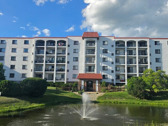 Foto del edificio - 375 Plum Creek Dr