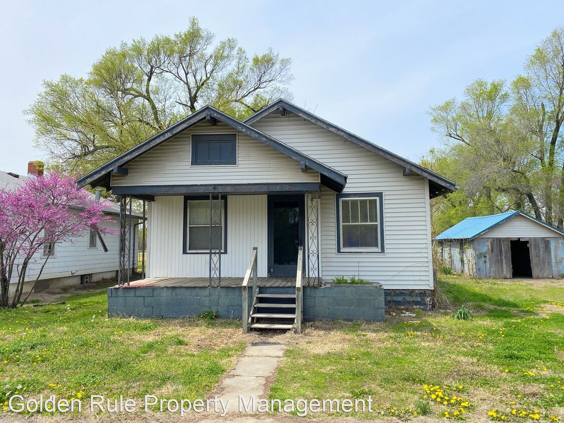 Primary Photo - 2 br, 1 bath House - 219 S Reformatory
