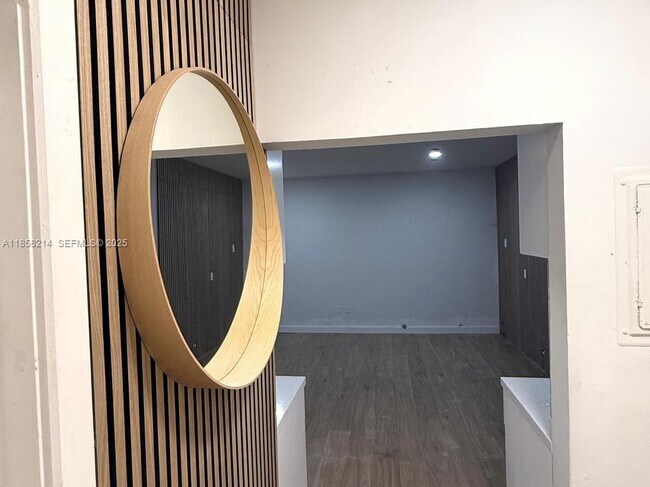 Foto del edificio - 7734 Abbott Ave