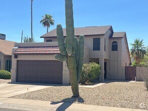 Building Photo - 728 N Hazelton Dr