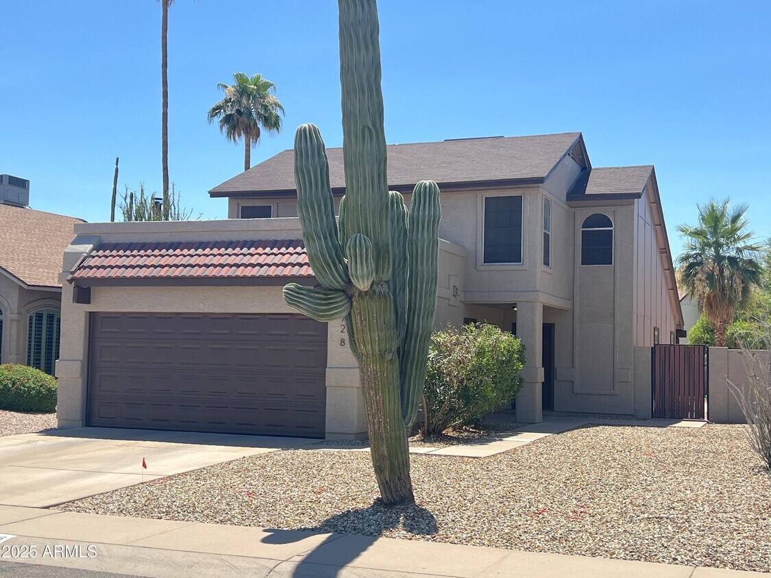 Primary Photo - 728 N Hazelton Dr