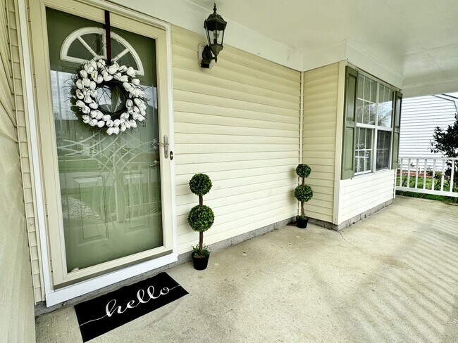 Foto del edificio - 4-Bedroom Home in Rock Creek Available NOW!!