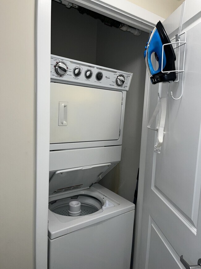 Washer/Dryer - 440 L St NW